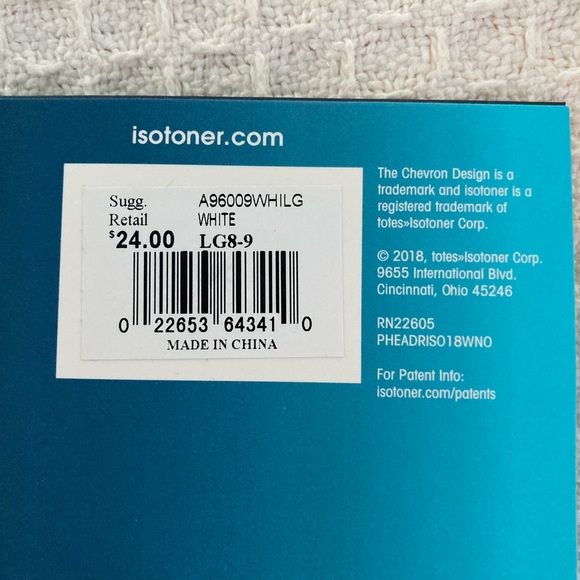 Isotoner White Womens Slippers New With Tags - Picture 5 of 5